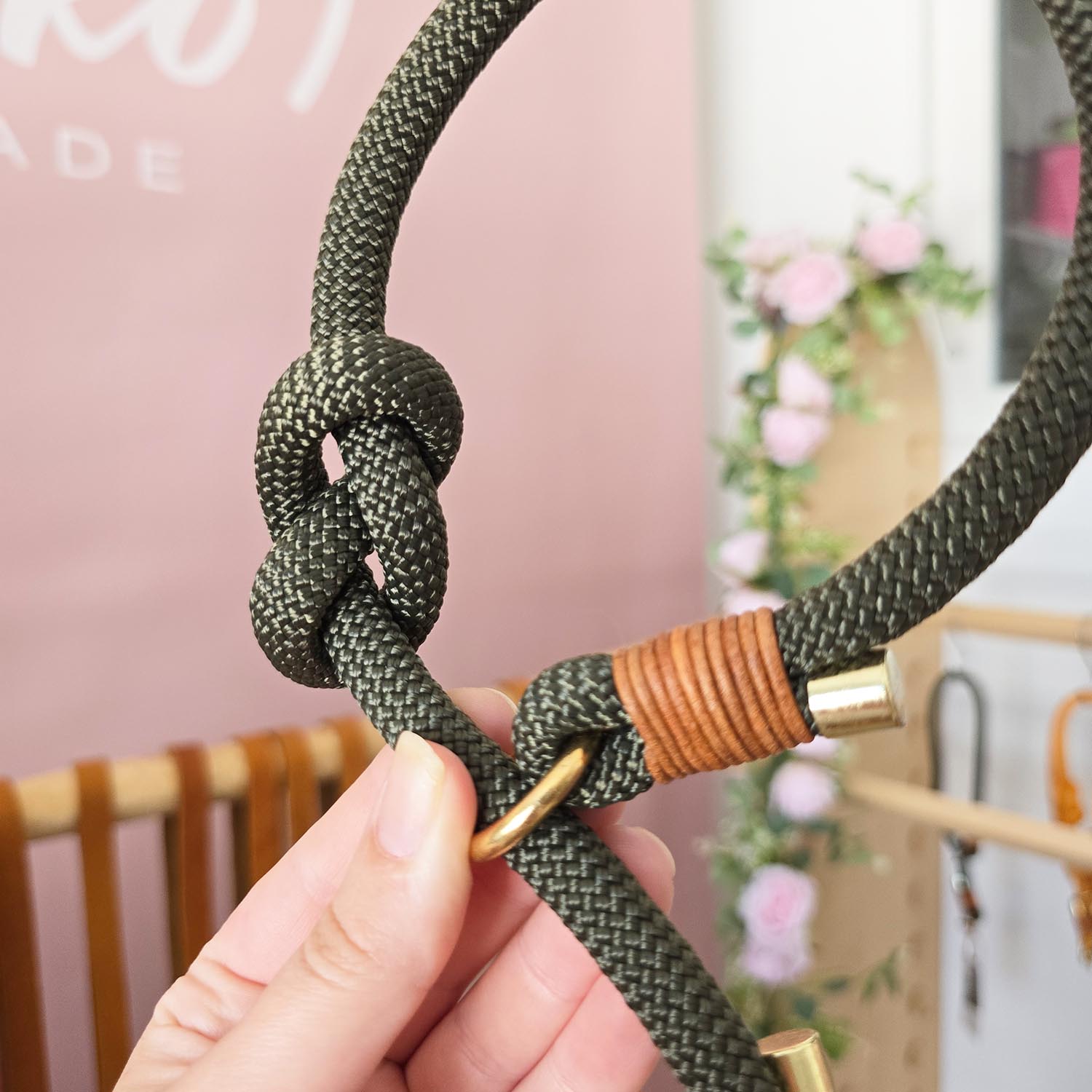 HU30-35 Zugstopp Olive (Kopfumgang 38cm; Halsumfang verstellbar)